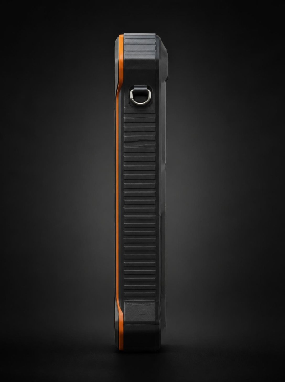 Foto conceptual del TOFIND SentinelX, vista trasera, mostrando la cámara y el flash infrarrojo